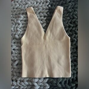 Abercrombie & Fitch ottoman v-neck tank - size L